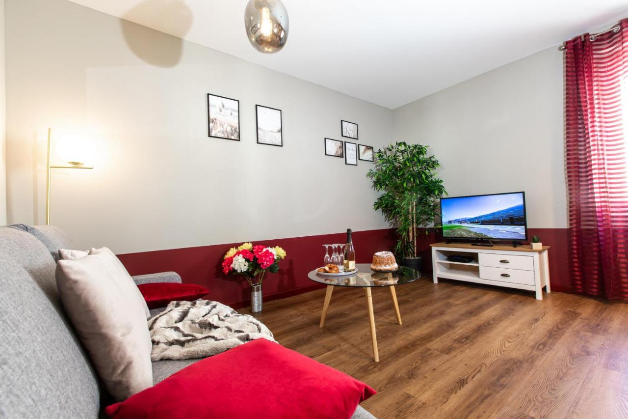Le Red St Leon : Lit Queen Size * Wifi * Ideal Couple Кольмар Экстерьер фото